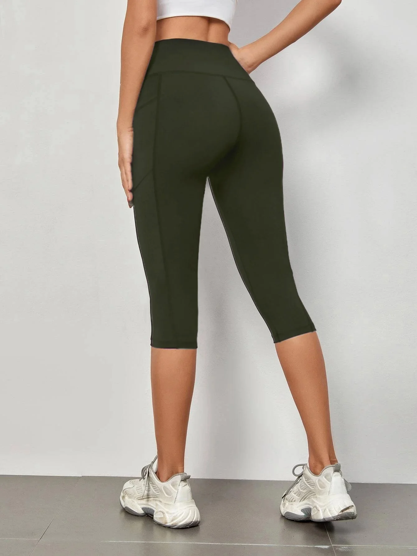 Sport Leggings Bermuda With Pocket – Dark Green